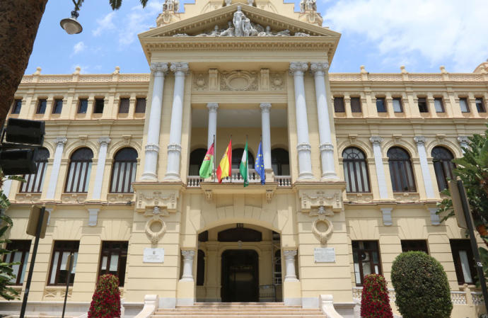 APROBADOS en el PRIMER EJERCICIO de TÉCNICO MEDIO EDUCADOR del Ayuntamiento de MÁLAGA.
